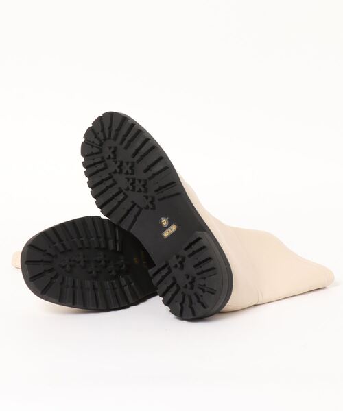 Q（キュー）の「ショートブーツ（ブーツ・レディース・ブラック/アイボリー・24.5/23.5）」の4枚目の写真