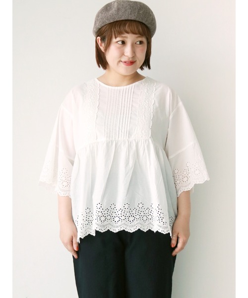 Samansa Mos2（サマンサ モスモス）の「レース貼りスカラップブラウス（シャツ/ブラウス・レディース・ブラック/オフホワイト/ボルドー・ﾌﾘ-）」の2枚目の写真