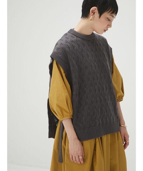 armonia(アルモニーア)の「armonia・サイドリボンニットベスト*(ベスト・レディース・チャコールグレー/ベージュ/マスタード・FREE)」の5枚目の写真