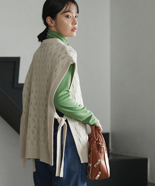 armonia(アルモニーア)の「armonia・サイドリボンニットベスト*(ベスト・レディース・チャコールグレー/ベージュ/マスタード・FREE)」の1枚目の写真