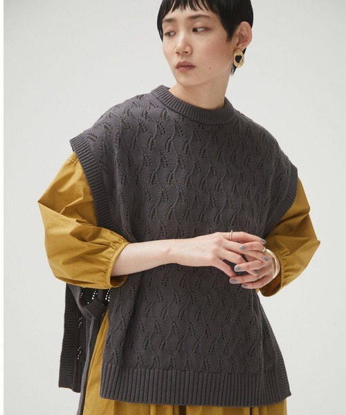 armonia(アルモニーア)の「armonia・サイドリボンニットベスト*(ベスト・レディース・チャコールグレー/ベージュ/マスタード・FREE)」の2枚目の写真