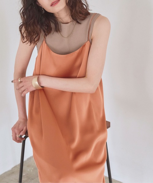 titivate（ティティベイト）の「ナローストラップサテンロングキャミソール（キャミソール・レディース・オレンジ/ライトグリーン/ライトベージュ・S/M/L）」の10枚目の写真