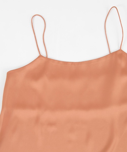 titivate（ティティベイト）の「ナローストラップサテンロングキャミソール（キャミソール・レディース・オレンジ/ライトグリーン/ライトベージュ・S/M/L）」の7枚目の写真