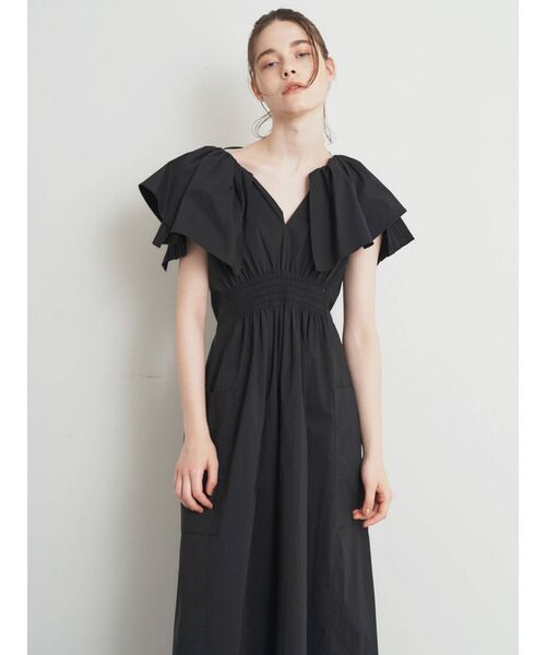ELENDEEK（エレンディーク）の「プリーツ&フレアスリーブワンピース（ワンピース・レディース・ブラック/カーキ・01/02）」の14枚目の写真