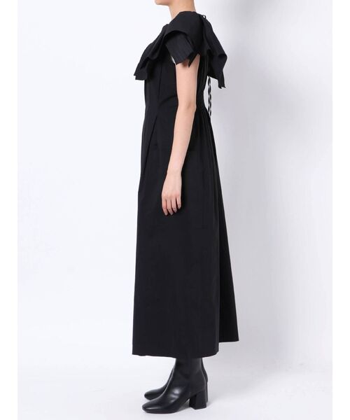 ELENDEEK（エレンディーク）の「プリーツ&フレアスリーブワンピース（ワンピース・レディース・ブラック/カーキ・01/02）」の19枚目の写真