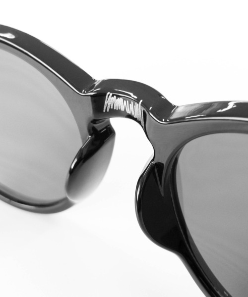 DEVICE（デバイス）の「【WEARISTA じーたー×DEVICE コラボ】DEVICE ＋ ウェリントン サングラス (ケース付き)（サングラス・メンズ・ブラック・FREE）」の2枚目の写真