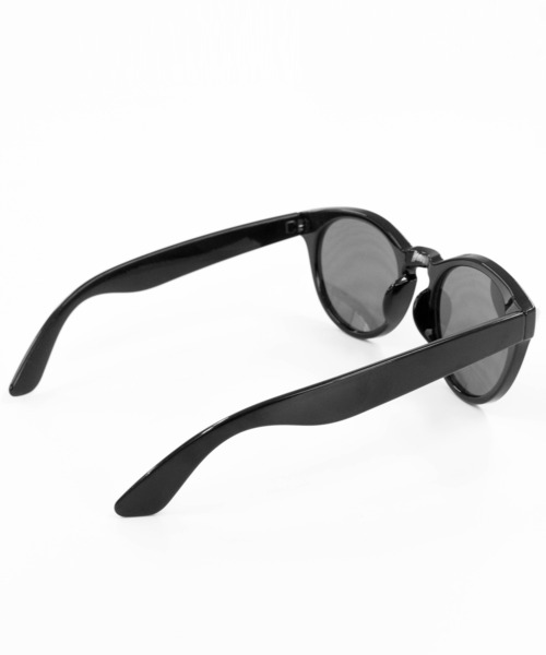 DEVICE（デバイス）の「【WEARISTA じーたー×DEVICE コラボ】DEVICE ＋ ウェリントン サングラス (ケース付き)（サングラス・メンズ・ブラック・FREE）」の3枚目の写真