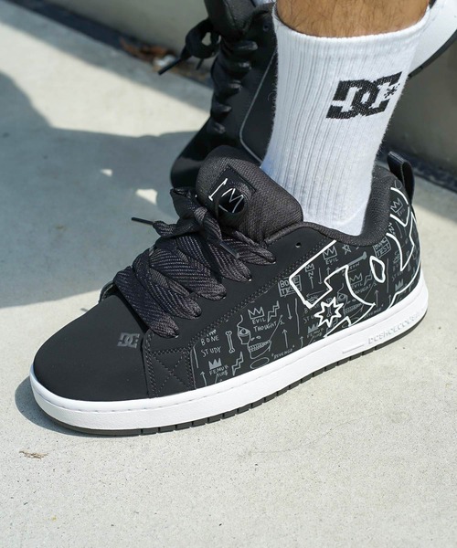 DC SHOES(ディーシーシューズ)の「BASQ COURT GRAFFIK/DCバスキアコラボスニーカー(スニーカー・メンズ・ブラック・26cm/26.5cm/27cm/27.5cm/28cm)」の1枚目の写真