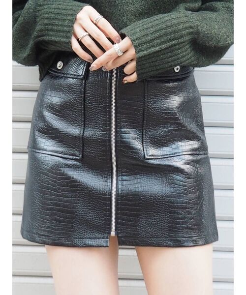 EVRIS（エヴリス）の「フロントジップクロコミニスカート（スカート・レディース・ブラック/ブルー/アイボリー・SMALL/MEDIUM）」の3枚目の写真