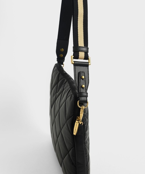 CHARLES & KEITH（チャールズ & キース）の「キルテッド ラップトップバッグ / Quilted Laptop Bag（ビジネスバッグ・レディース・ブラック/ホワイト系その他/ベビーピンク/ライトベージュ・XL）」の5枚目の写真