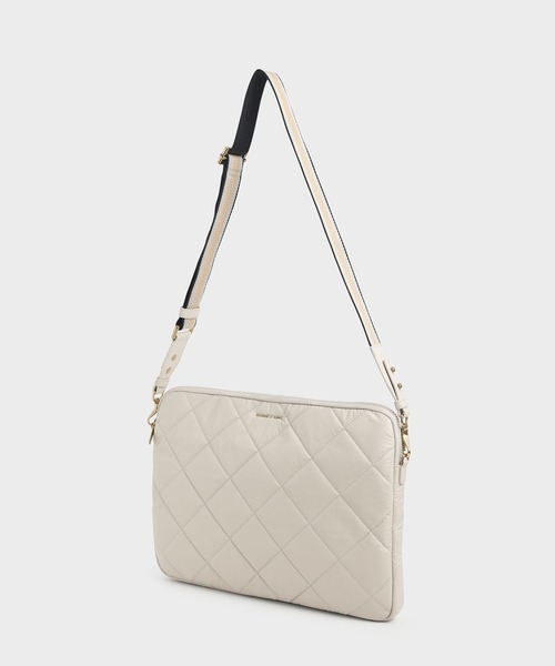 CHARLES & KEITH（チャールズ & キース）の「キルテッド ラップトップ