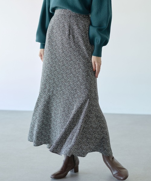 earth music&ecology（アースミュージックアンドエコロジー）の「花柄切り替えマーメイドスカート ＊（スカート・レディース・ブラック/ライトベージュ/グリーン・FREE）」の2枚目の写真