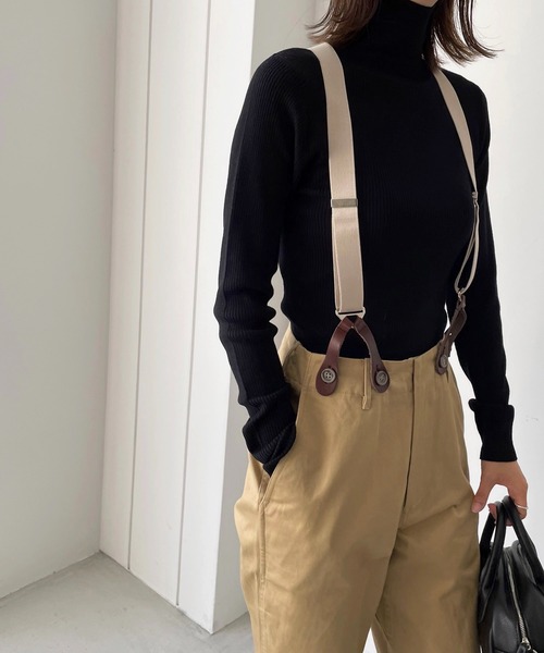 CANAL JEAN（キャナルジーン）の「arc　メリノウールリブタートルニット（ニット/セーター・レディース・ブラック/ブラウン/グリーン/アイボリー・38）」の5枚目の写真