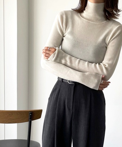 CANAL JEAN（キャナルジーン）の「arc　メリノウールリブタートルニット（ニット/セーター・レディース・ブラック/ブラウン/グリーン/アイボリー・38）」の16枚目の写真