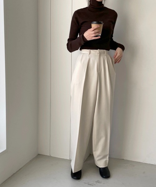 CANAL JEAN（キャナルジーン）の「arc　メリノウールリブタートルニット（ニット/セーター・レディース・ブラック/ブラウン/グリーン/アイボリー・38）」の10枚目の写真