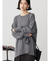 サイドスリットクルーネックニットプルオーバー