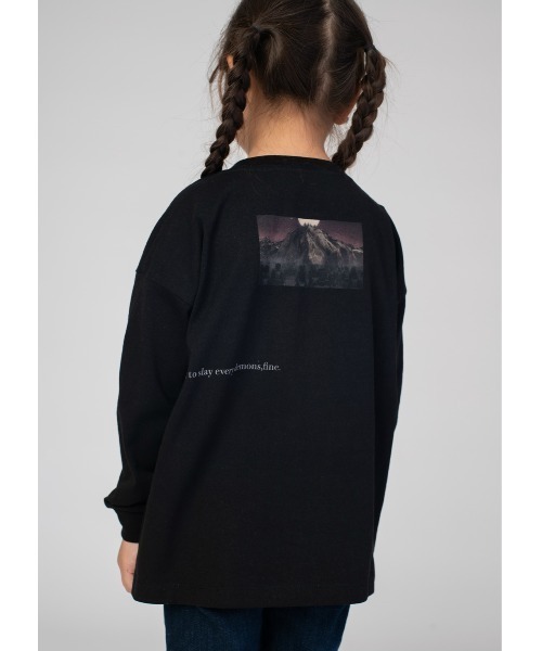 Design Tshirts Store graniph（デザイン　ティーシャツ　ストア　グラニフ）の「冨岡義勇(鬼滅の刃)｜キッズドロップショルダー長袖Tシャツ（Tシャツ/カットソー・キッズ・ブラック・100/110/120/130/140）」の6枚目の写真