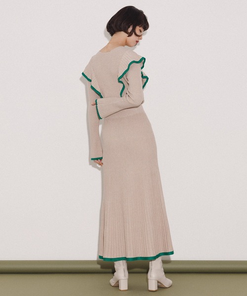 MADEMOISELLE ROPE'(マドモアゼル ロペ)の「【セットアップ対応】ラメフリルリブニットプルオーバー(ニット/セーター・レディース・ベージュ/ラベンダー・38)」の21枚目の写真