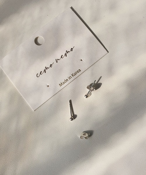 CEMONEMO(セモネモ)の「【金属アレルギー対応】 シンプル メタルボール ミニピアス / silver925(ピアス(両耳用)・レディース・シルバー/ゴールド・FREE)」の6枚目の写真
