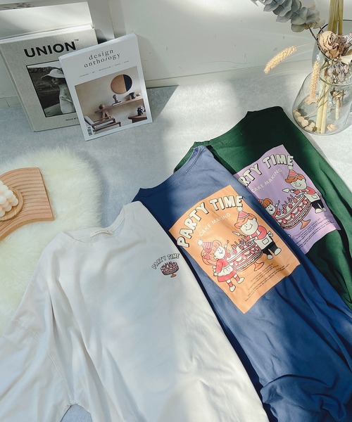 AS KNOW AS PINKY(アズノゥアズピンキー)の「◇ケーキキッズプリントロンT(Tシャツ/カットソー・レディース・ブルー/グリーン/キナリ・FREE)」の1枚目の写真