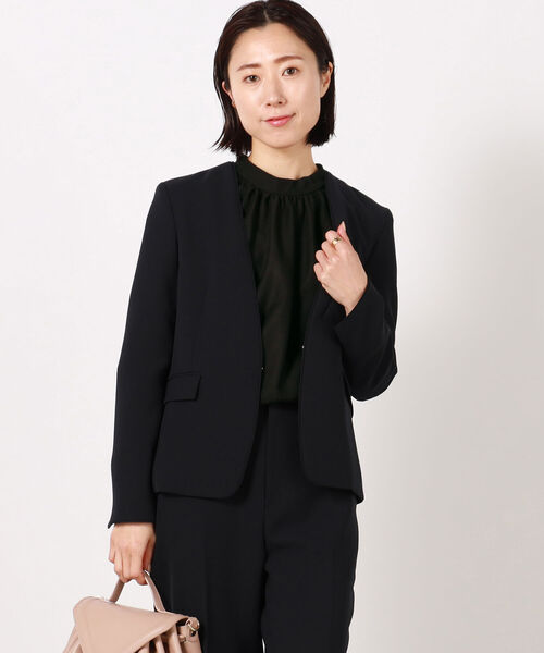 NOLLEY’S Sophi(ノーリーズソフィ)の「ダブルクロスノーカラージャケット(ノーカラージャケット・レディース・ベージュ/ネイビー・38/36)」の7枚目の写真