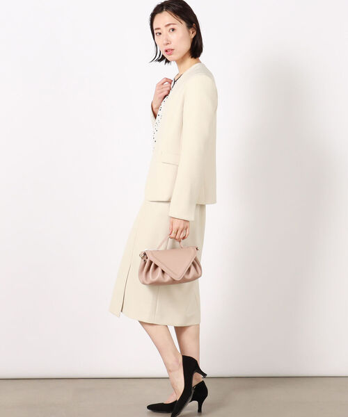 NOLLEY’S Sophi(ノーリーズソフィ)の「ダブルクロスノーカラージャケット(ノーカラージャケット・レディース・ベージュ/ネイビー・38/36)」の20枚目の写真