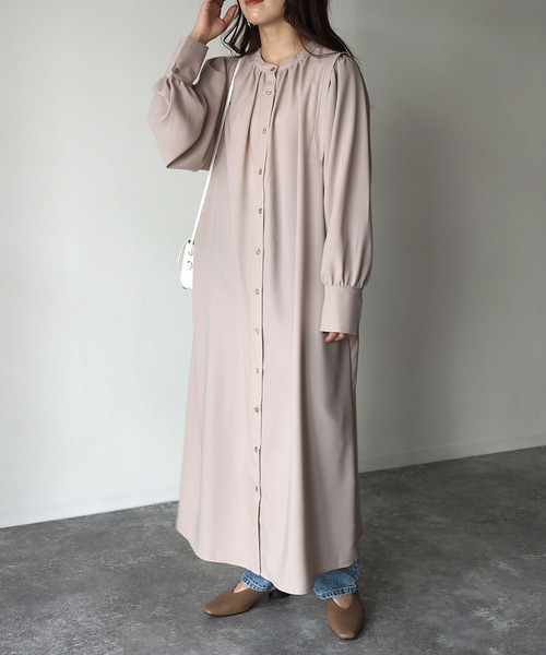 Riberry（リベリー）の「前後2WAYボリューム袖ワンピース（シャツワンピース・レディース・グレイッシュベージュ/グリーン/ブルー・MEDIUM）」の13枚目の写真