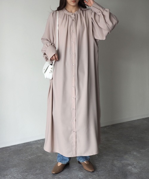 Riberry（リベリー）の「前後2WAYボリューム袖ワンピース（シャツワンピース・レディース・グレイッシュベージュ/グリーン/ブルー・MEDIUM）」の15枚目の写真