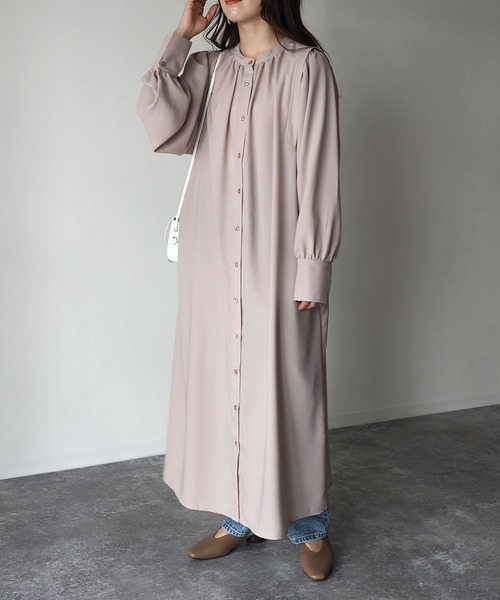 Riberry（リベリー）の「前後2WAYボリューム袖ワンピース（シャツワンピース・レディース・グレイッシュベージュ/グリーン/ブルー・MEDIUM）」の16枚目の写真