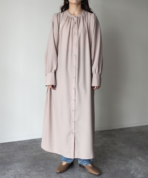 Riberry（リベリー）の「前後2WAYボリューム袖ワンピース（シャツワンピース・レディース・グレイッシュベージュ/グリーン/ブルー・MEDIUM）」の19枚目の写真