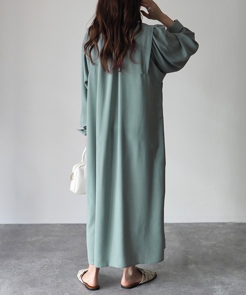 Riberry（リベリー）の「前後2WAYボリューム袖ワンピース（シャツワンピース・レディース・グレイッシュベージュ/グリーン/ブルー・MEDIUM）」の7枚目の写真