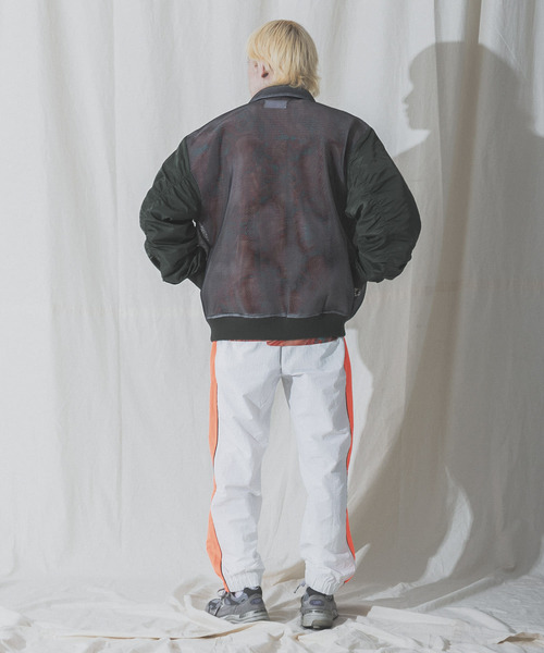 URBAN RESEARCH（アーバンリサーチ）の「URBAN RESEARCH iD　ナイロンサイドラインパンツ（その他パンツ・メンズ・ホワイト/ブラック/ピンクベージュ・MEDIUM/LARGE）」の7枚目の写真