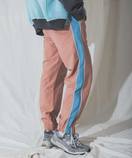 URBAN RESEARCH（アーバンリサーチ）の「URBAN RESEARCH iD　ナイロンサイドラインパンツ（その他パンツ・メンズ・ホワイト/ブラック/ピンクベージュ・MEDIUM/LARGE）」の22枚目の写真