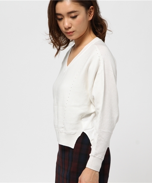 Abahouse Devinette（ドゥヴィネット）の「ﾄﾞﾙﾏﾝｽﾘｰﾌﾞVﾈｯｸﾌﾟﾙｵｰﾊﾞｰ（ニット/セーター・レディース・オフホワイト/ライトグレー/レッド・FREE）」の5枚目の写真