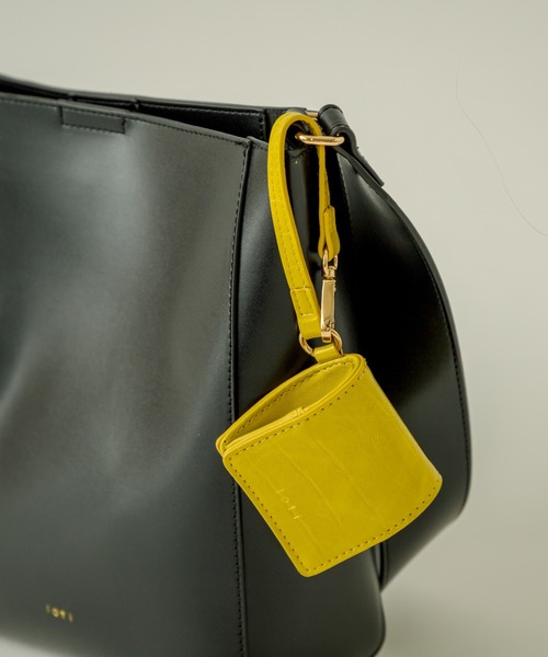 loti(ロティ)の「WEB限定 loti コインケース付きサイドリングトート(トートバッグ・レディース・オフホワイト/ブラック・ONE SIZE)」の11枚目の写真