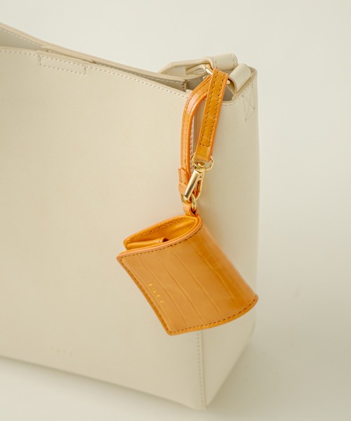 loti(ロティ)の「WEB限定 loti コインケース付きサイドリングトート(トートバッグ・レディース・オフホワイト/ブラック・ONE SIZE)」の9枚目の写真