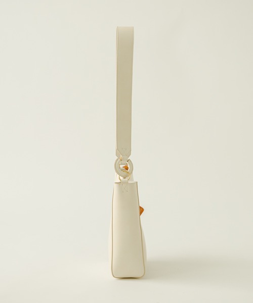 loti(ロティ)の「WEB限定 loti コインケース付きサイドリングトート(トートバッグ・レディース・オフホワイト/ブラック・ONE SIZE)」の16枚目の写真