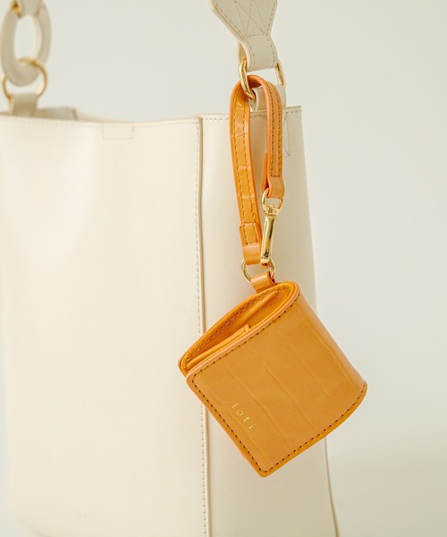 loti(ロティ)の「WEB限定 loti コインケース付きサイドリングトート(トートバッグ・レディース・オフホワイト/ブラック・ONE SIZE)」の14枚目の写真