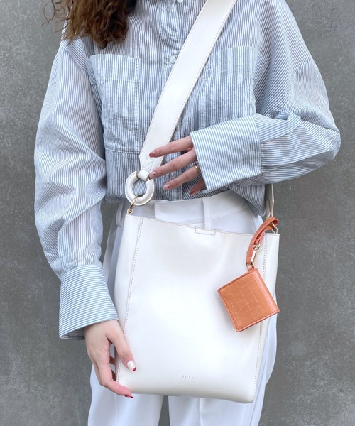 loti(ロティ)の「WEB限定 loti コインケース付きサイドリングトート(トートバッグ・レディース・オフホワイト/ブラック・ONE SIZE)」の20枚目の写真