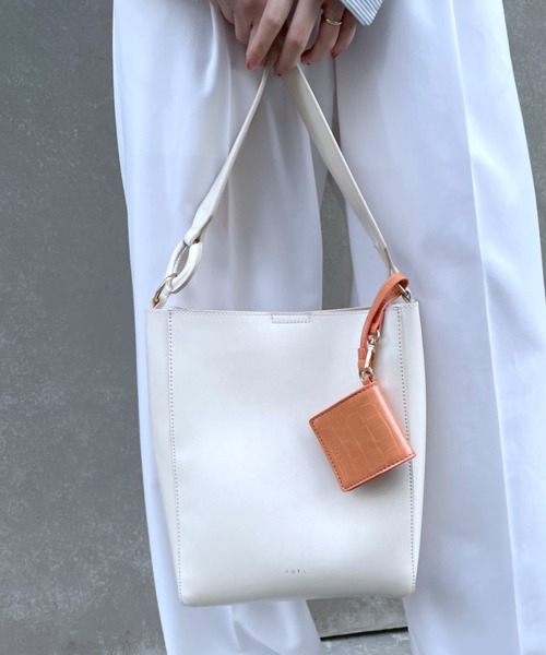 loti(ロティ)の「WEB限定 loti コインケース付きサイドリングトート(トートバッグ・レディース・オフホワイト/ブラック・ONE SIZE)」の21枚目の写真