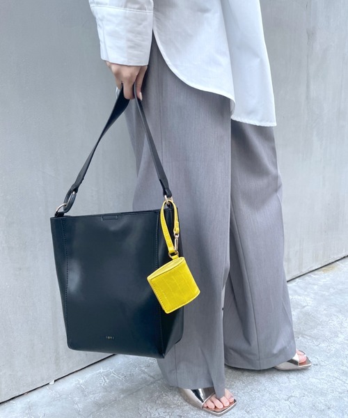 loti(ロティ)の「WEB限定 loti コインケース付きサイドリングトート(トートバッグ・レディース・オフホワイト/ブラック・ONE SIZE)」の22枚目の写真