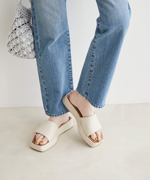 ROPE' PICNIC（ロペピクニック）の「スクエアトゥプラットフォームカップソールミュール（サンダル・レディース・キナリ/ダークグリーン/ブラック・22.5cm/24.5cm/23.5cm）」の15枚目の写真