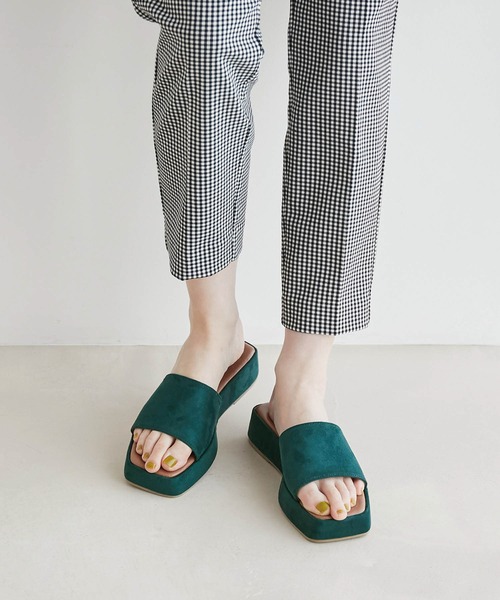 ROPE' PICNIC（ロペピクニック）の「スクエアトゥプラットフォームカップソールミュール（サンダル・レディース・キナリ/ダークグリーン/ブラック・22.5cm/24.5cm/23.5cm）」の17枚目の写真