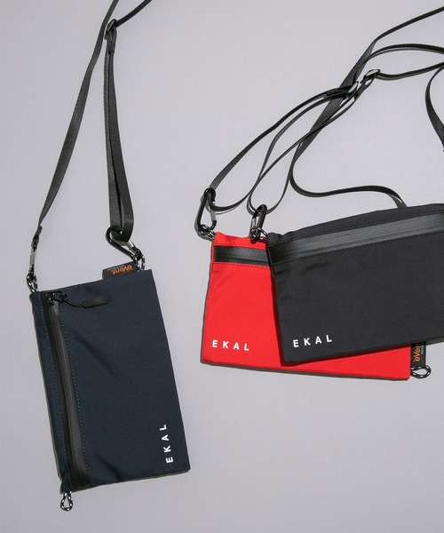 EKAL（エカル）の「eVentトラベルサコッシュS（ショルダーバッグ・レディース・ブラック/ネイビー/レッド・ONE）」の4枚目の写真