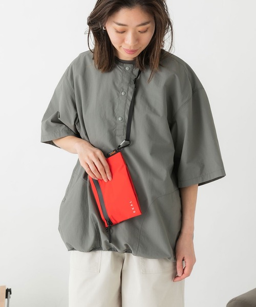 EKAL（エカル）の「eVentトラベルサコッシュS（ショルダーバッグ・レディース・ブラック/ネイビー/レッド・ONE）」の7枚目の写真