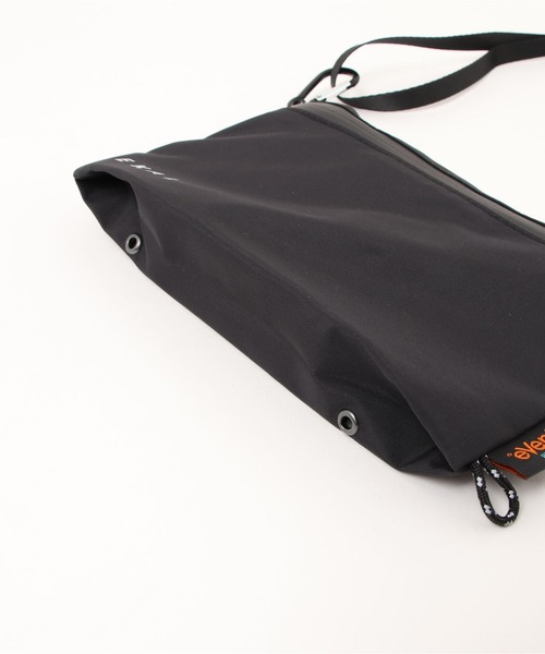 EKAL（エカル）の「eVentトラベルサコッシュS（ショルダーバッグ・レディース・ブラック/ネイビー/レッド・ONE）」の12枚目の写真