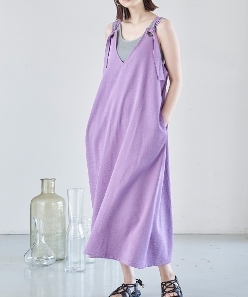 FURRY（ファーリー）の「ベルトストラップフレアロングワンピース（ワンピース・レディース・チャコールグレー/ラベンダー/グレー系その他・FREE）」の3枚目の写真