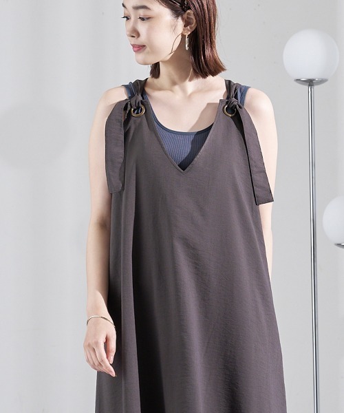 FURRY（ファーリー）の「ベルトストラップフレアロングワンピース（ワンピース・レディース・チャコールグレー/ラベンダー/グレー系その他・FREE）」の7枚目の写真