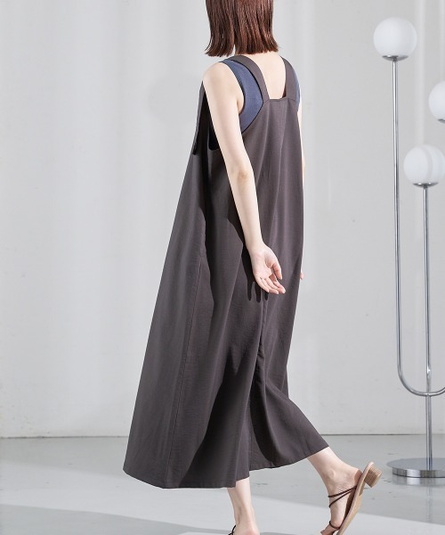 FURRY（ファーリー）の「ベルトストラップフレアロングワンピース（ワンピース・レディース・チャコールグレー/ラベンダー/グレー系その他・FREE）」の6枚目の写真