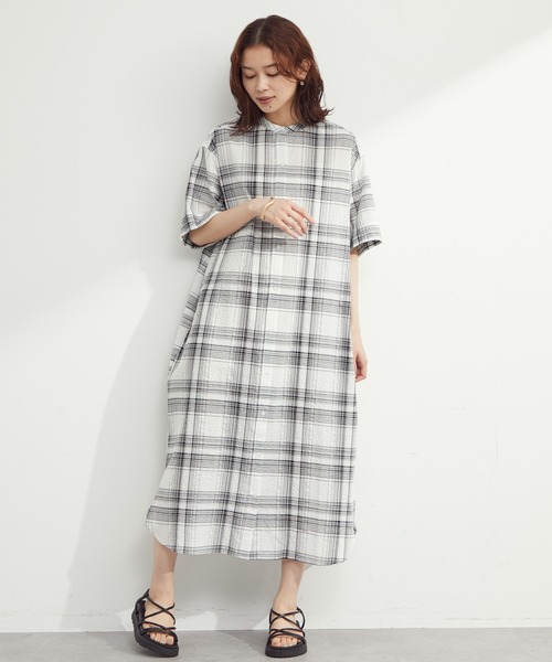 Green　Parks（グリーンパークス）の「バンドカラー半袖シャツワンピース（ワンピース・レディース・ホワイト/サックスブルー/ストライプ/チェック・FREE）」の4枚目の写真